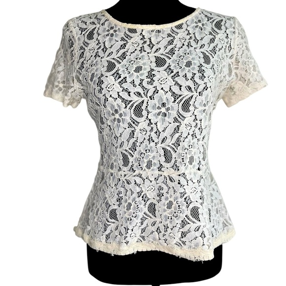 White Floral Lace Short Sleeve Peplum Top Size Large - Picture 1 of 7
